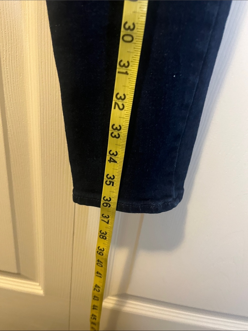Old Navy Deep Indigo Cropped Ankle Jeans - Picture 3 of 4